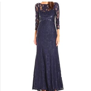 NWT Adrianna Papell Women's Lace Gown with Beaded Banding.  Size 4